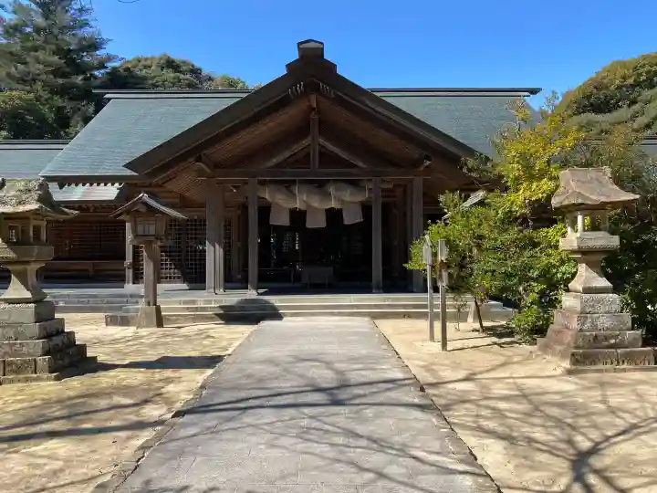 長浜神社の{uncategorized: "未分類", other: "その他", undefined: "問題あり", building: "その他建物", grave: "お墓", sacred_gate: "鳥居", guardian: "狛犬", statue: "像", buddha: "仏像", history: "歴史", nature: "自然", garden: "庭園", animal: "動物", pagoda: "塔", temizu: "手水舎", mountain_gate: "山門・神門", sanctuary: "本殿・本堂", subordinate: "末社・摂社", art: "芸術", scenery: "景色", jizo: "地蔵", ema: "絵馬", goshuin: "御朱印", omikuji: "おみくじ", items: "授与品その他", amulet: "お守り", goshuincho: "御朱印帳", eats: "食事", festival: "お祭り", votive_dance: "神楽", shichigosan: "七五三参", wedding: "結婚式", experience: "体験その他", initially: "初詣", around: "周辺", anti_infection: "感染症対策"}