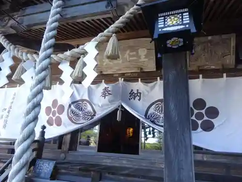 南湖神社の本殿