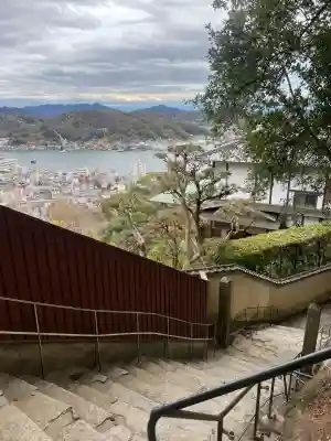 千光寺の{uncategorized: "未分類", other: "その他", undefined: "問題あり", building: "その他建物", grave: "お墓", sacred_gate: "鳥居", guardian: "狛犬", statue: "像", buddha: "仏像", history: "歴史", nature: "自然", garden: "庭園", animal: "動物", pagoda: "塔", temizu: "手水舎", mountain_gate: "山門・神門", sanctuary: "本殿・本堂", subordinate: "末社・摂社", art: "芸術", scenery: "景色", jizo: "地蔵", ema: "絵馬", goshuin: "御朱印", omikuji: "おみくじ", items: "授与品その他", amulet: "お守り", goshuincho: "御朱印帳", eats: "食事", festival: "お祭り", votive_dance: "神楽", shichigosan: "七五三参", wedding: "結婚式", experience: "体験その他", initially: "初詣", around: "周辺", anti_infection: "感染症対策"}