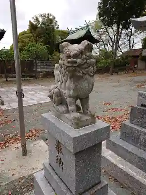 導きの神大牟田熊野神社の狛犬