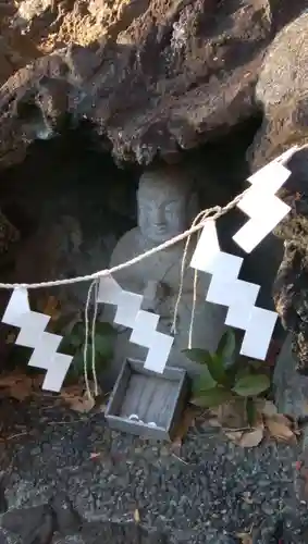 鳩森八幡神社の像