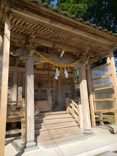 頭川神社の本殿