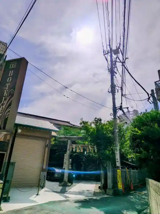 元三島神社の{uncategorized: "未分類", other: "その他", undefined: "問題あり", building: "その他建物", grave: "お墓", sacred_gate: "鳥居", guardian: "狛犬", statue: "像", buddha: "仏像", history: "歴史", nature: "自然", garden: "庭園", animal: "動物", pagoda: "塔", temizu: "手水舎", mountain_gate: "山門・神門", sanctuary: "本殿・本堂", subordinate: "末社・摂社", art: "芸術", scenery: "景色", jizo: "地蔵", ema: "絵馬", goshuin: "御朱印", omikuji: "おみくじ", items: "授与品その他", amulet: "お守り", goshuincho: "御朱印帳", eats: "食事", festival: "お祭り", votive_dance: "神楽", shichigosan: "七五三参", wedding: "結婚式", experience: "体験その他", initially: "初詣", around: "周辺", anti_infection: "感染症対策"}