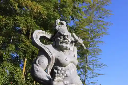 日輪寺の像