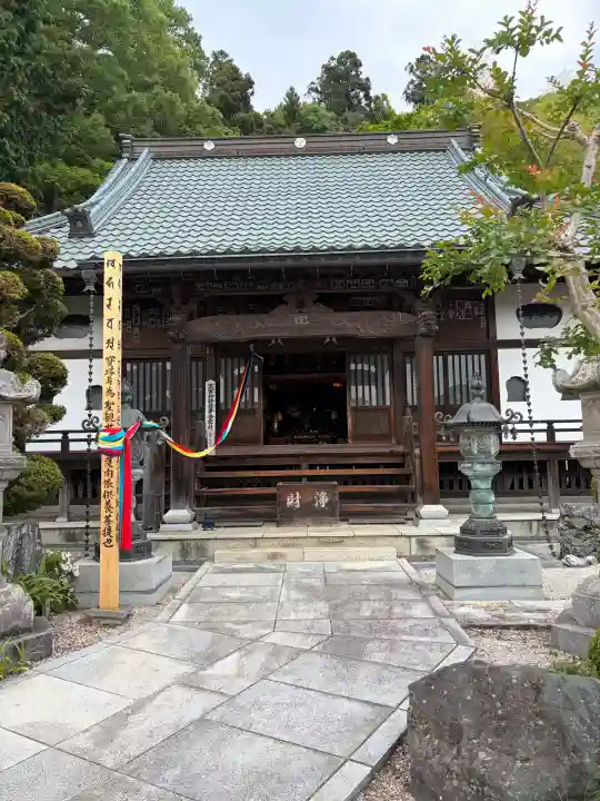 慈眼寺の{uncategorized: "未分類", other: "その他", undefined: "問題あり", building: "その他建物", grave: "お墓", sacred_gate: "鳥居", guardian: "狛犬", statue: "像", buddha: "仏像", history: "歴史", nature: "自然", garden: "庭園", animal: "動物", pagoda: "塔", temizu: "手水舎", mountain_gate: "山門・神門", sanctuary: "本殿・本堂", subordinate: "末社・摂社", art: "芸術", scenery: "景色", jizo: "地蔵", ema: "絵馬", goshuin: "御朱印", omikuji: "おみくじ", items: "授与品その他", amulet: "お守り", goshuincho: "御朱印帳", eats: "食事", festival: "お祭り", votive_dance: "神楽", shichigosan: "七五三参", wedding: "結婚式", experience: "体験その他", initially: "初詣", around: "周辺", anti_infection: "感染症対策"}