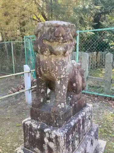 大鳥美波比神社（大鳥大社境内摂社）の狛犬