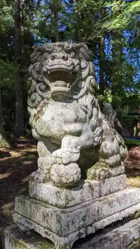 明建神社の狛犬