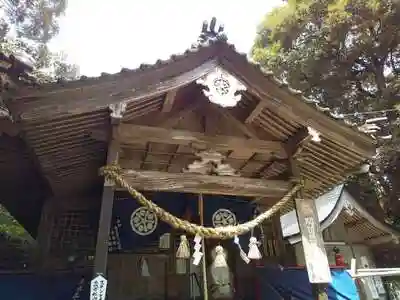 岡留熊野座神社の本殿