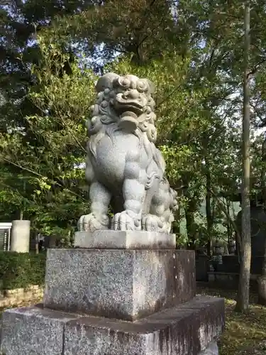 山梨縣護國神社の狛犬