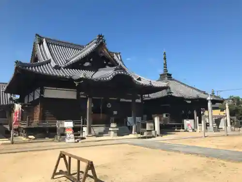 長尾寺の本殿・本堂