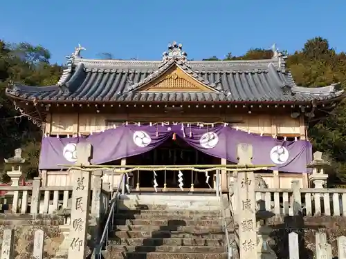 神吉八幡神社の本殿・本堂