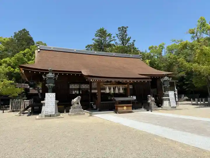 伊弉諾神宮の{uncategorized: "未分類", other: "その他", undefined: "問題あり", building: "その他建物", grave: "お墓", sacred_gate: "鳥居", guardian: "狛犬", statue: "像", buddha: "仏像", history: "歴史", nature: "自然", garden: "庭園", animal: "動物", pagoda: "塔", temizu: "手水舎", mountain_gate: "山門・神門", sanctuary: "本殿・本堂", subordinate: "末社・摂社", art: "芸術", scenery: "景色", jizo: "地蔵", ema: "絵馬", goshuin: "御朱印", omikuji: "おみくじ", items: "授与品その他", amulet: "お守り", goshuincho: "御朱印帳", eats: "食事", festival: "お祭り", votive_dance: "神楽", shichigosan: "七五三参", wedding: "結婚式", experience: "体験その他", initially: "初詣", around: "周辺", anti_infection: "感染症対策"}