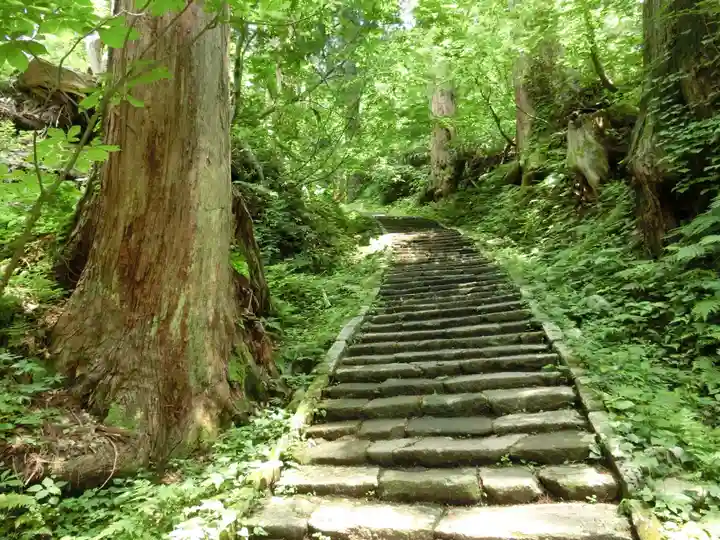 出羽神社(出羽三山神社)~三神合祭殿~のその他建物