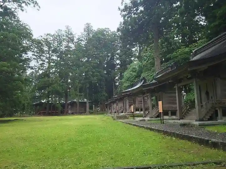 出羽神社(出羽三山神社)~三神合祭殿~の末社・摂社