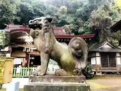 温泉神社の狛犬