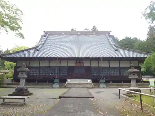 西山本門寺の本殿・本堂