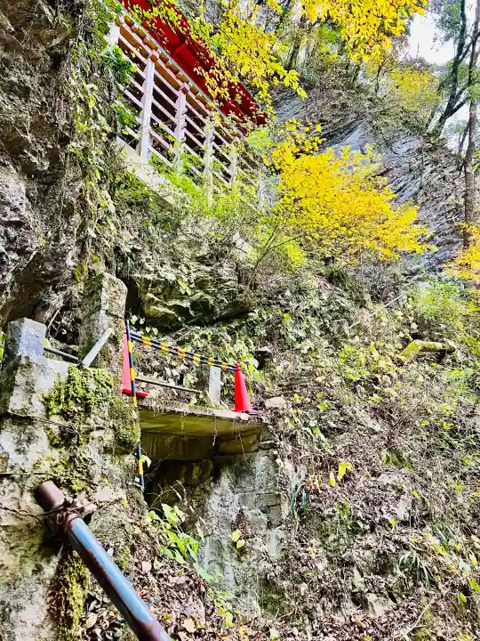 満願寺の{uncategorized: "未分類", other: "その他", undefined: "問題あり", building: "その他建物", grave: "お墓", sacred_gate: "鳥居", guardian: "狛犬", statue: "像", buddha: "仏像", history: "歴史", nature: "自然", garden: "庭園", animal: "動物", pagoda: "塔", temizu: "手水舎", mountain_gate: "山門・神門", sanctuary: "本殿・本堂", subordinate: "末社・摂社", art: "芸術", scenery: "景色", jizo: "地蔵", ema: "絵馬", goshuin: "御朱印", omikuji: "おみくじ", items: "授与品その他", amulet: "お守り", goshuincho: "御朱印帳", eats: "食事", festival: "お祭り", votive_dance: "神楽", shichigosan: "七五三参", wedding: "結婚式", experience: "体験その他", initially: "初詣", around: "周辺", anti_infection: "感染症対策"}