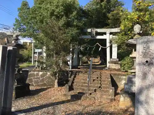 露垂根神社の鳥居