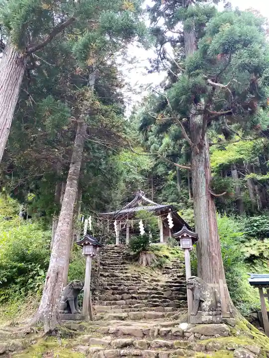 真山神社の本殿・本堂