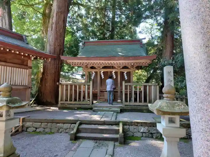 白山比咩神社の{uncategorized: "未分類", other: "その他", undefined: "問題あり", building: "その他建物", grave: "お墓", sacred_gate: "鳥居", guardian: "狛犬", statue: "像", buddha: "仏像", history: "歴史", nature: "自然", garden: "庭園", animal: "動物", pagoda: "塔", temizu: "手水舎", mountain_gate: "山門・神門", sanctuary: "本殿・本堂", subordinate: "末社・摂社", art: "芸術", scenery: "景色", jizo: "地蔵", ema: "絵馬", goshuin: "御朱印", omikuji: "おみくじ", items: "授与品その他", amulet: "お守り", goshuincho: "御朱印帳", eats: "食事", festival: "お祭り", votive_dance: "神楽", shichigosan: "七五三参", wedding: "結婚式", experience: "体験その他", initially: "初詣", around: "周辺", anti_infection: "感染症対策"}