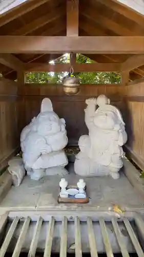 本太氷川神社の像