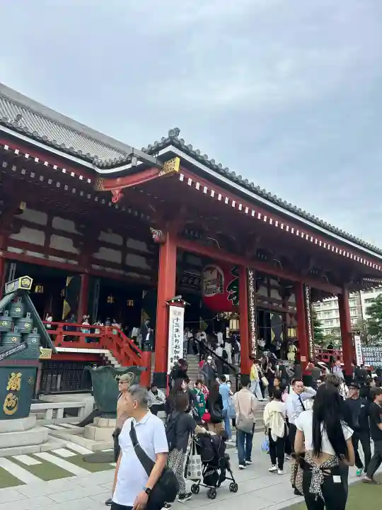 浅草寺の{uncategorized: "未分類", other: "その他", undefined: "問題あり", building: "その他建物", grave: "お墓", sacred_gate: "鳥居", guardian: "狛犬", statue: "像", buddha: "仏像", history: "歴史", nature: "自然", garden: "庭園", animal: "動物", pagoda: "塔", temizu: "手水舎", mountain_gate: "山門・神門", sanctuary: "本殿・本堂", subordinate: "末社・摂社", art: "芸術", scenery: "景色", jizo: "地蔵", ema: "絵馬", goshuin: "御朱印", omikuji: "おみくじ", items: "授与品その他", amulet: "お守り", goshuincho: "御朱印帳", eats: "食事", festival: "お祭り", votive_dance: "神楽", shichigosan: "七五三参", wedding: "結婚式", experience: "体験その他", initially: "初詣", around: "周辺", anti_infection: "感染症対策"}