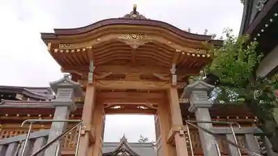 坂井神社の山門・神門