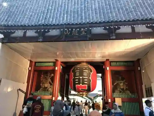 浅草寺の山門