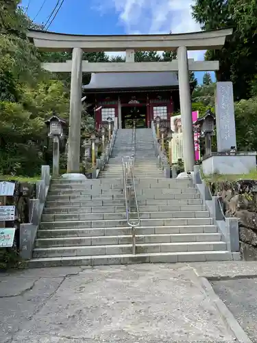 武蔵御嶽神社の鳥居