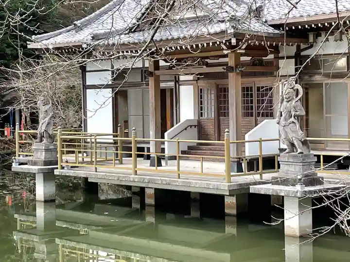 平山観音院の本殿・本堂