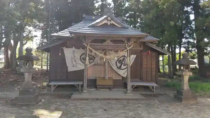 泉神社の本殿