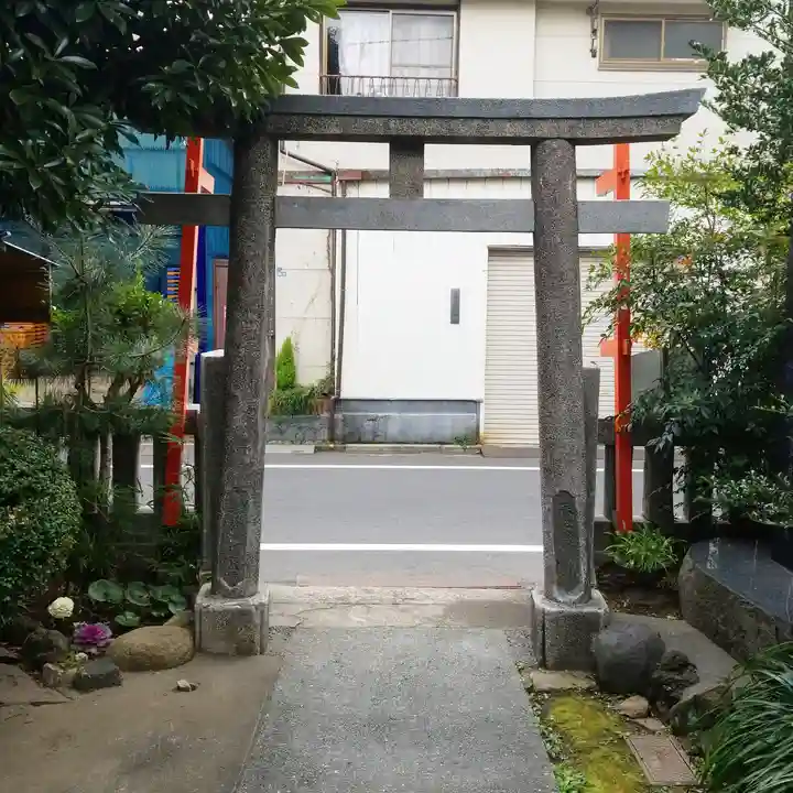 稲荷神社の鳥居