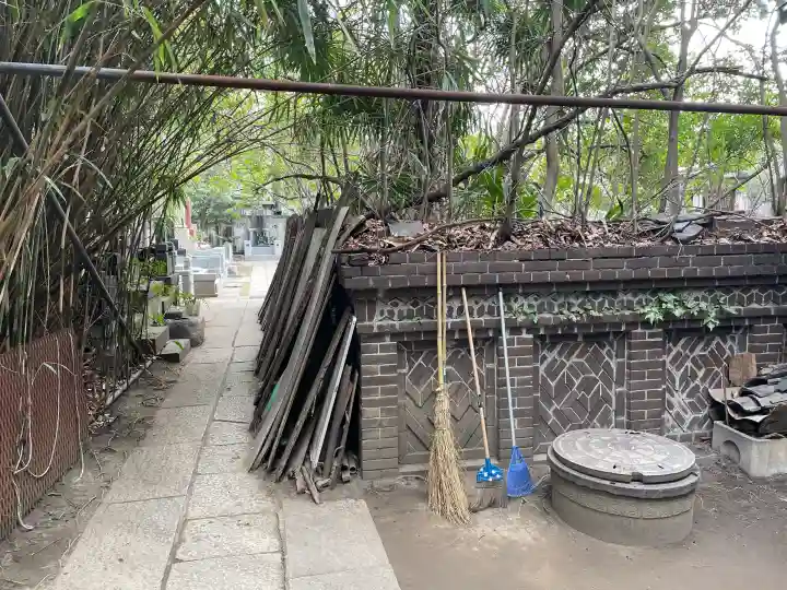 普門院の{uncategorized: "未分類", other: "その他", undefined: "問題あり", building: "その他建物", grave: "お墓", sacred_gate: "鳥居", guardian: "狛犬", statue: "像", buddha: "仏像", history: "歴史", nature: "自然", garden: "庭園", animal: "動物", pagoda: "塔", temizu: "手水舎", mountain_gate: "山門・神門", sanctuary: "本殿・本堂", subordinate: "末社・摂社", art: "芸術", scenery: "景色", jizo: "地蔵", ema: "絵馬", goshuin: "御朱印", omikuji: "おみくじ", items: "授与品その他", amulet: "お守り", goshuincho: "御朱印帳", eats: "食事", festival: "お祭り", votive_dance: "神楽", shichigosan: "七五三参", wedding: "結婚式", experience: "体験その他", initially: "初詣", around: "周辺", anti_infection: "感染症対策"}