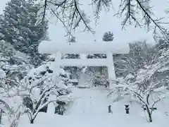 土津神社｜こどもと出世の神さまの鳥居