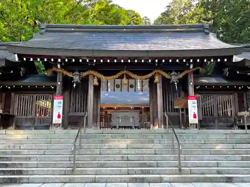 飛驒一宮水無神社の山門・神門