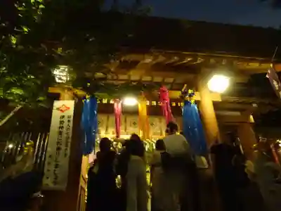 東京大神宮の山門・神門