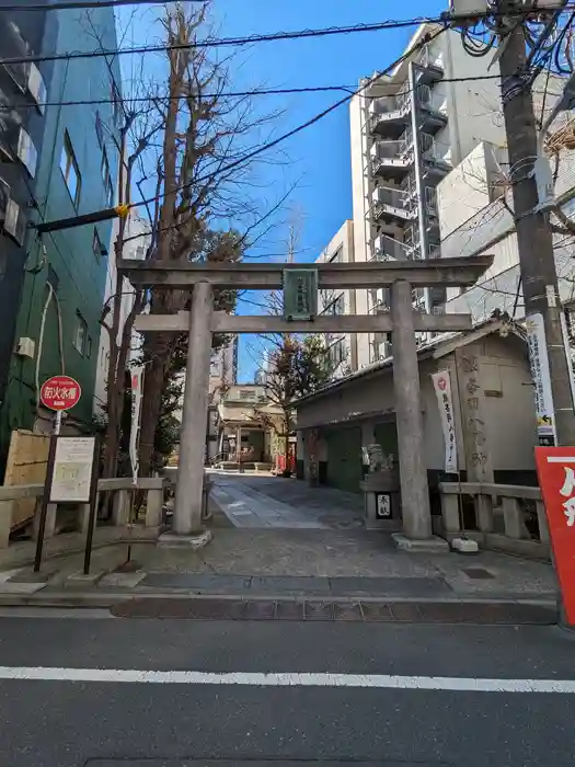 銀杏岡八幡神社の鳥居