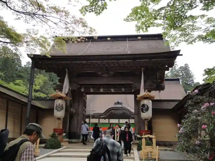 高野山金剛峯寺の山門・神門