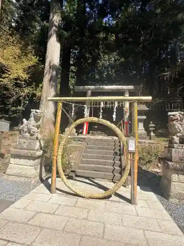 日光大室高龗神社の{uncategorized: "未分類", other: "その他", undefined: "問題あり", building: "その他建物", grave: "お墓", sacred_gate: "鳥居", guardian: "狛犬", statue: "像", buddha: "仏像", history: "歴史", nature: "自然", garden: "庭園", animal: "動物", pagoda: "塔", temizu: "手水舎", mountain_gate: "山門・神門", sanctuary: "本殿・本堂", subordinate: "末社・摂社", art: "芸術", scenery: "景色", jizo: "地蔵", ema: "絵馬", goshuin: "御朱印", omikuji: "おみくじ", items: "授与品その他", amulet: "お守り", goshuincho: "御朱印帳", eats: "食事", festival: "お祭り", votive_dance: "神楽", shichigosan: "七五三参", wedding: "結婚式", experience: "体験その他", initially: "初詣", around: "周辺", anti_infection: "感染症対策"}