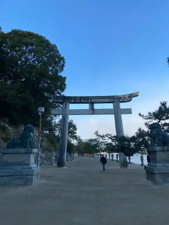 厳島神社の{uncategorized: "未分類", other: "その他", undefined: "問題あり", building: "その他建物", grave: "お墓", sacred_gate: "鳥居", guardian: "狛犬", statue: "像", buddha: "仏像", history: "歴史", nature: "自然", garden: "庭園", animal: "動物", pagoda: "塔", temizu: "手水舎", mountain_gate: "山門・神門", sanctuary: "本殿・本堂", subordinate: "末社・摂社", art: "芸術", scenery: "景色", jizo: "地蔵", ema: "絵馬", goshuin: "御朱印", omikuji: "おみくじ", items: "授与品その他", amulet: "お守り", goshuincho: "御朱印帳", eats: "食事", festival: "お祭り", votive_dance: "神楽", shichigosan: "七五三参", wedding: "結婚式", experience: "体験その他", initially: "初詣", around: "周辺", anti_infection: "感染症対策"}