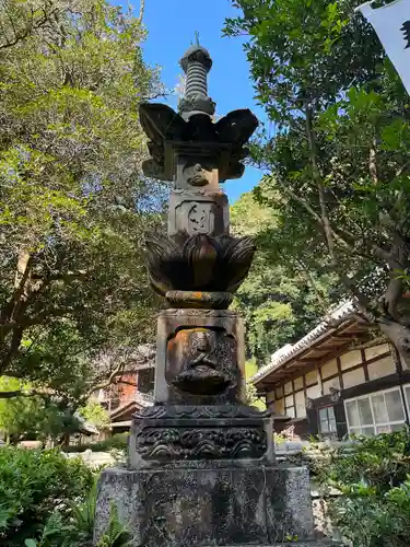 持宝院の塔