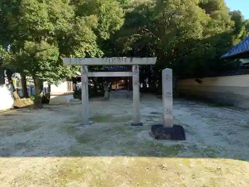 神明社・小河天神社合殿の末社・摂社