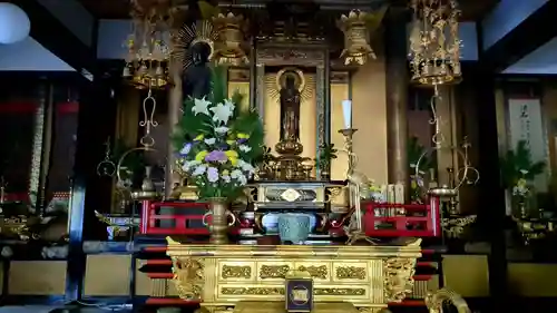 万照寺の本殿・本堂