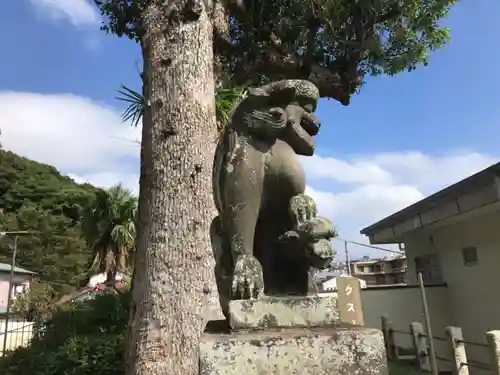 諏訪神社の狛犬