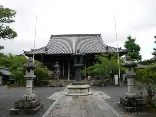 穴太寺の本殿・本堂