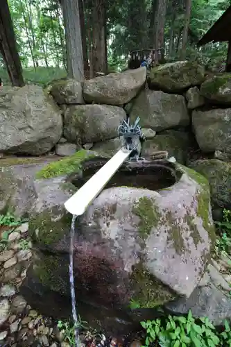 戸隠神社火之御子社の手水舎