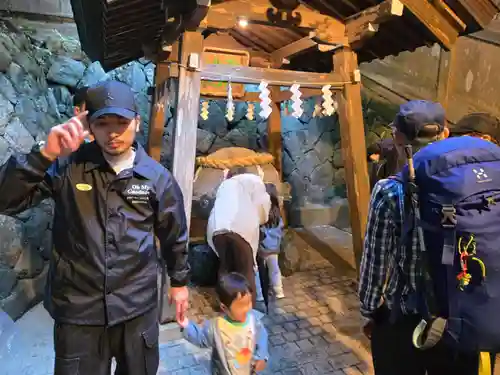 狭井坐大神荒魂神社(狭井神社)(奈良県)