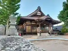 医王山福楽寺の本殿