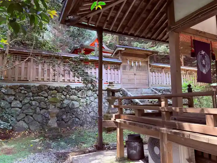 葛木御歳神社の{uncategorized: "未分類", other: "その他", undefined: "問題あり", building: "その他建物", grave: "お墓", sacred_gate: "鳥居", guardian: "狛犬", statue: "像", buddha: "仏像", history: "歴史", nature: "自然", garden: "庭園", animal: "動物", pagoda: "塔", temizu: "手水舎", mountain_gate: "山門・神門", sanctuary: "本殿・本堂", subordinate: "末社・摂社", art: "芸術", scenery: "景色", jizo: "地蔵", ema: "絵馬", goshuin: "御朱印", omikuji: "おみくじ", items: "授与品その他", amulet: "お守り", goshuincho: "御朱印帳", eats: "食事", festival: "お祭り", votive_dance: "神楽", shichigosan: "七五三参", wedding: "結婚式", experience: "体験その他", initially: "初詣", around: "周辺", anti_infection: "感染症対策"}