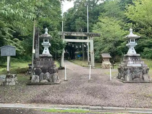 土田白鬚神社の鳥居